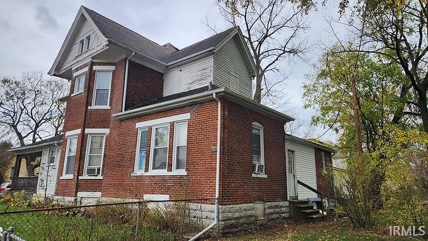 1st image of 300 S 7th St