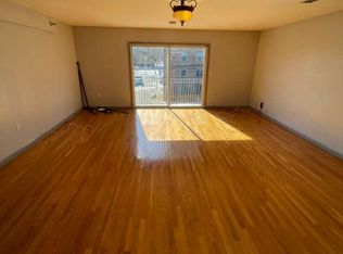 16 Van Vechten St FLOOR 3, Newark, NJ 07114