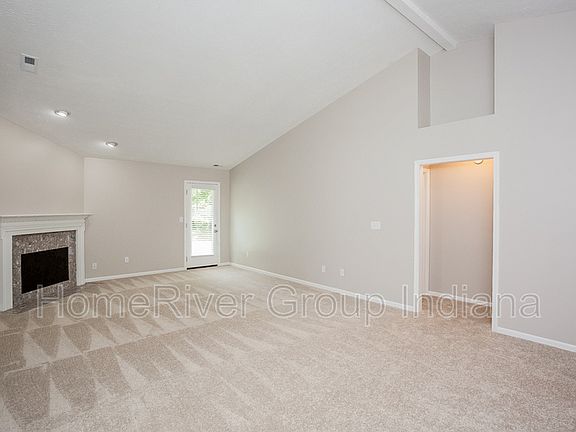 3rd image of 7742 Blackthorn Dr