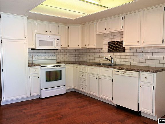 3rd image of 102 College Ct APT D