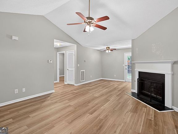 3rd image of 263 Cedars Glen Cir