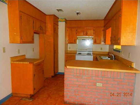 4th image of 419 E Banyan St