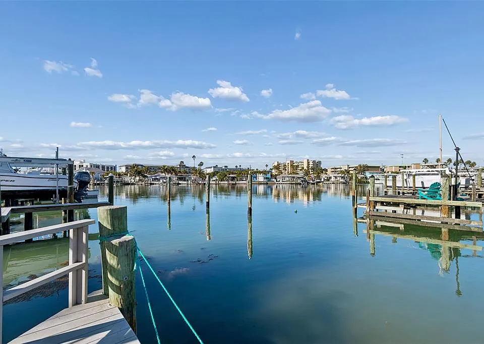 14919 N Bayshore Dr #1