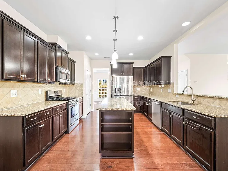 4860 Pepper Dr — Photo 11