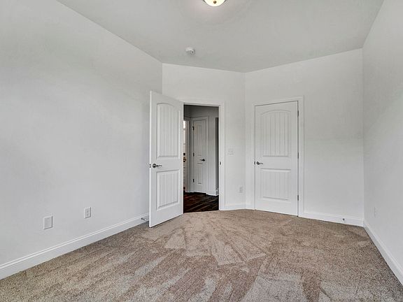 5th image of 155 Lemon Creek Dr