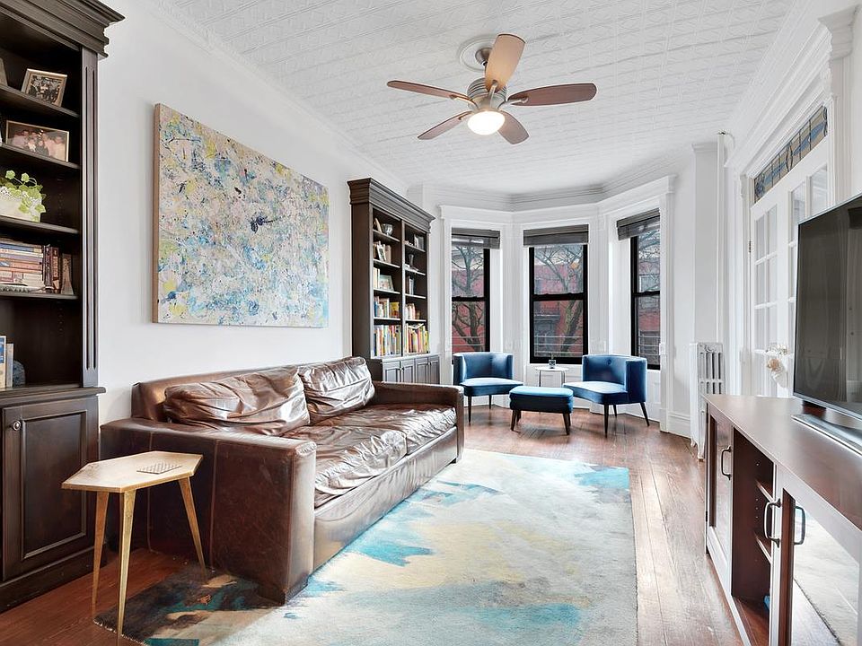1st image of 381 1st St #3