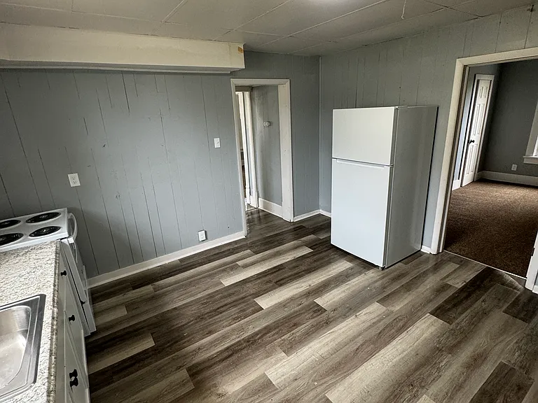 608 Hazlett Ave NW — Photo 5