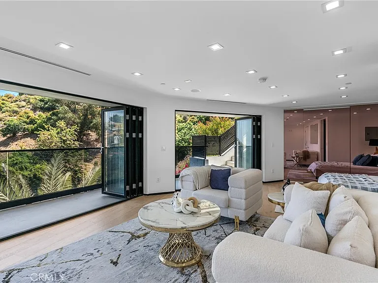 8144 1/2 Gould — Photo 1