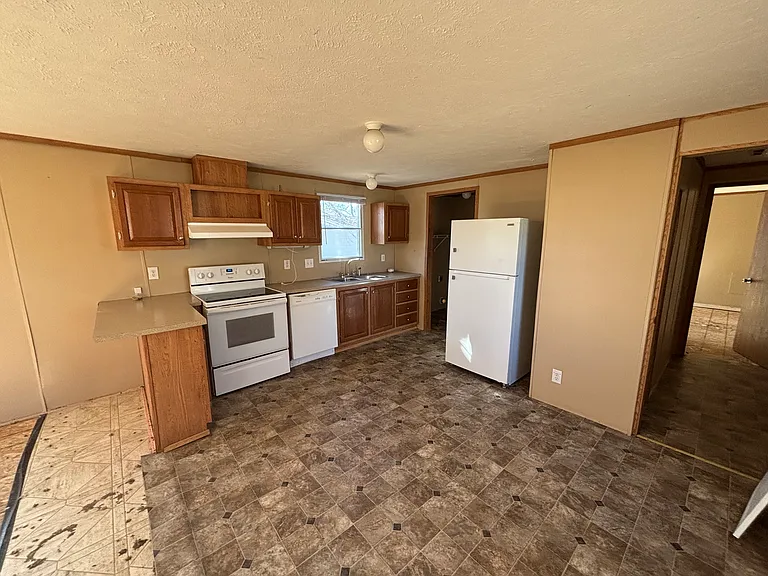 6 Pioneer Village Trailer Ct #13 — Photo 10
