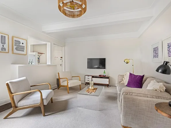 70 Remsen St APT 8F, Brooklyn, NY 11201