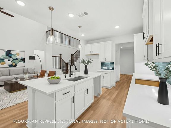 5th image of 32222 Sunbeam Dr