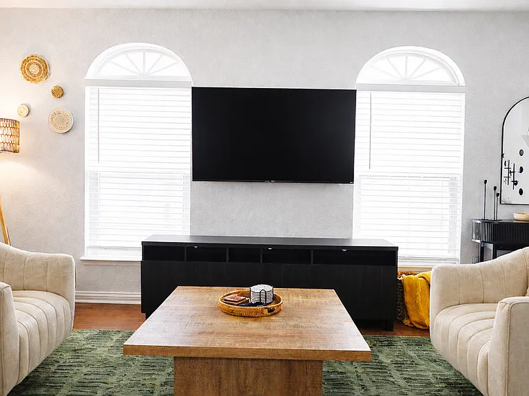 3025 Armory Dr — Photo 3