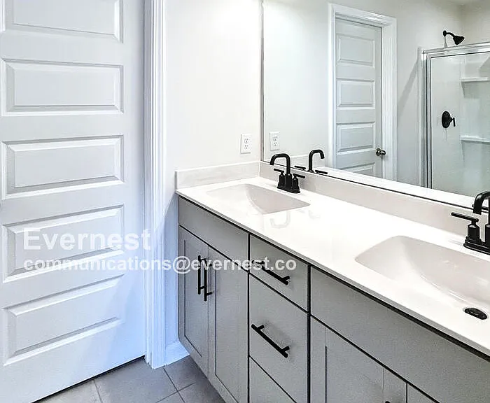 329 Victoria Dr — Photo 6