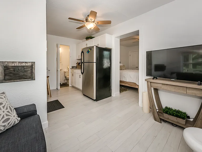 324 Main St #C — Photo 12