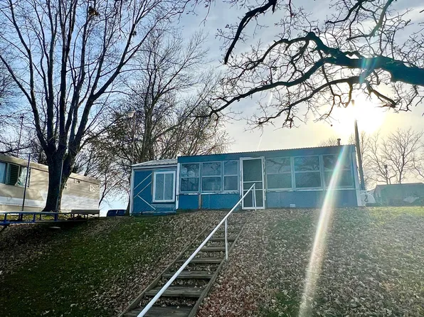 481250 Schmidts Rd, Big Stone City, SD 57216