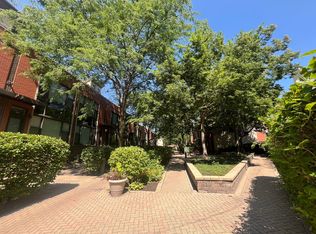 954 N Crosby St, Chicago, IL 60610