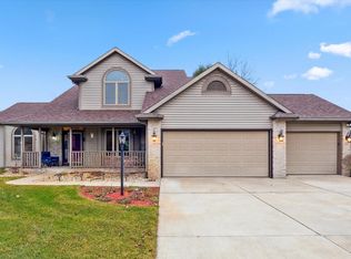 51780 Windyridge Dr, South Bend, IN 46628