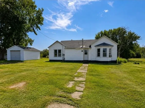 207 E 1st St, Sutherland, IA 51058