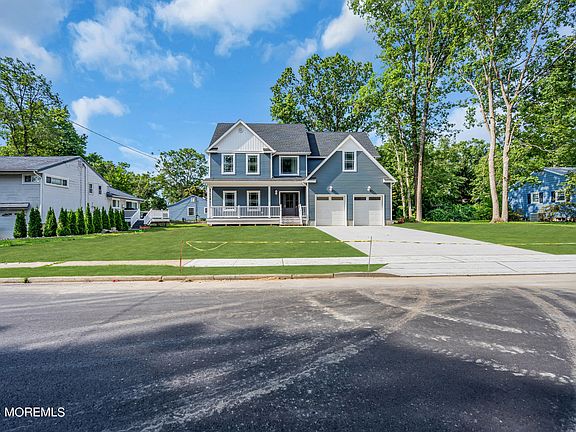2nd image of 32 Blue Jay Drive