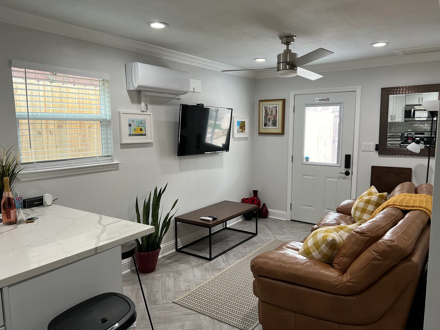 1 bed, 450 sqft, $1,350 — Photo 4