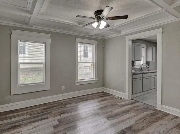 4916 Park Ave, Kansas City, MO 64130