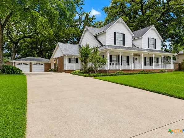 108 Fir Dr, Lake Jackson, TX 77566