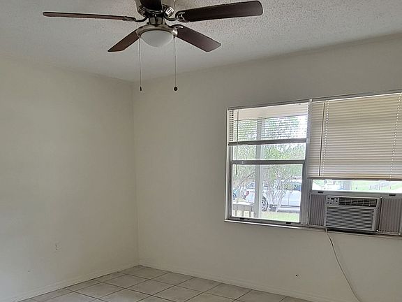 4th image of 536 Orange St
