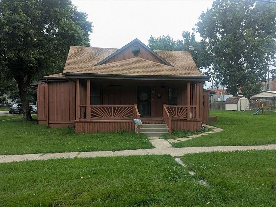 1st image of 104 S 4th St