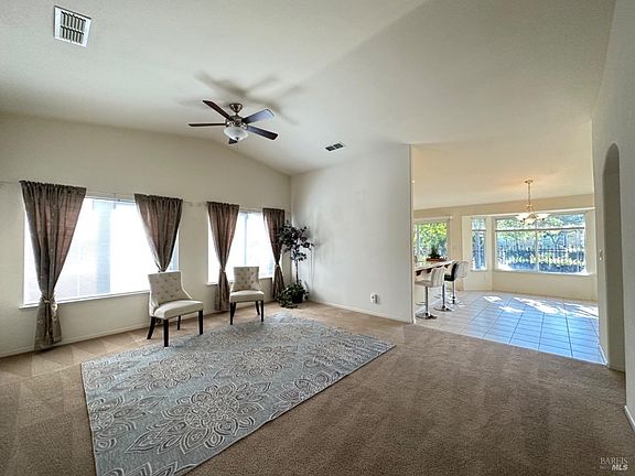 5th image of 310 Foxwood Lane