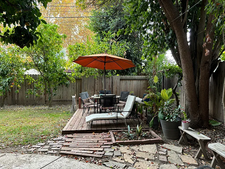 1114 Castro Way — Photo 36
