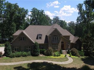 241 Lakeshore Dr, Reidsville, NC 27320