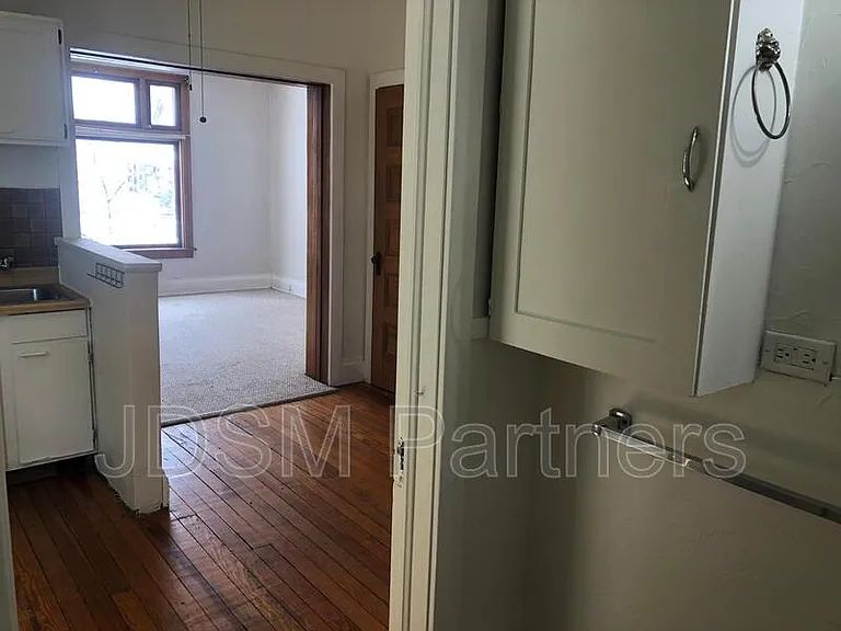 1260 Vine St #1 — Photo 10