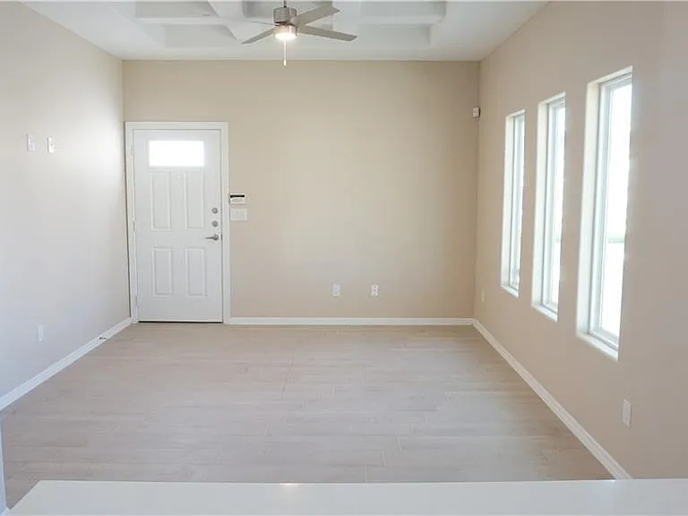 2918 W Kenwood St #2 — Photo 14