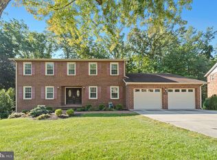 9705 Stipp St, Burke, VA 22015