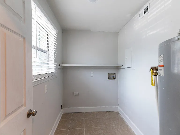 Royal Dutch Villas Townhomes — Photo 8