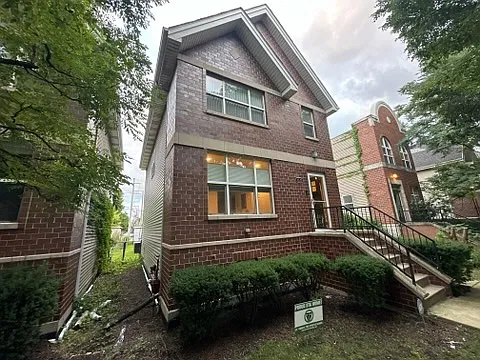 E 63rd St, Chicago — Photo 2