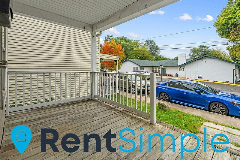 2 bed, 1.0 bath, 1120 sqft, $1,195 — Photo 3