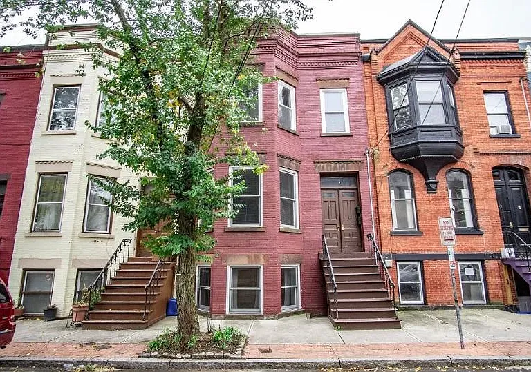 4 Irving St #1 — Photo 13