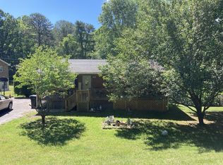 5404 Keffer Rd, Catawba, VA 24070