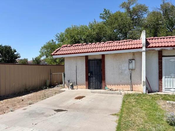 497 Gerald Chavez Ln NE, Los Lunas, NM 87031