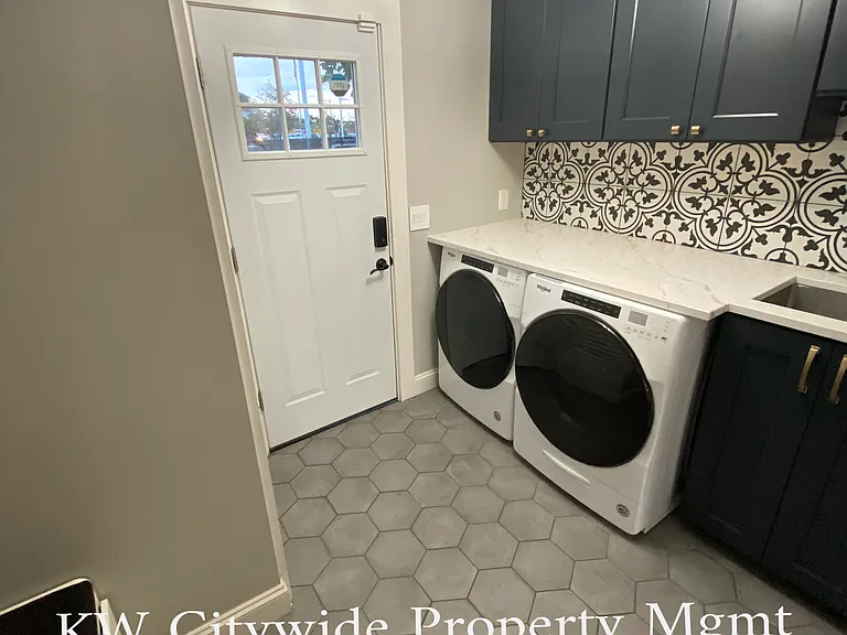 2522 Jay Ave — Photo 8