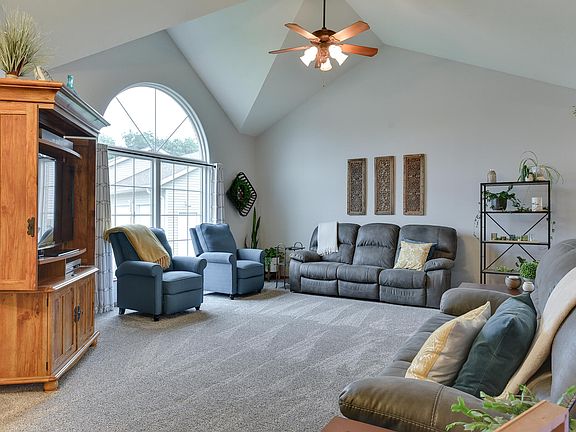 4th image of 611 Eagle Cir