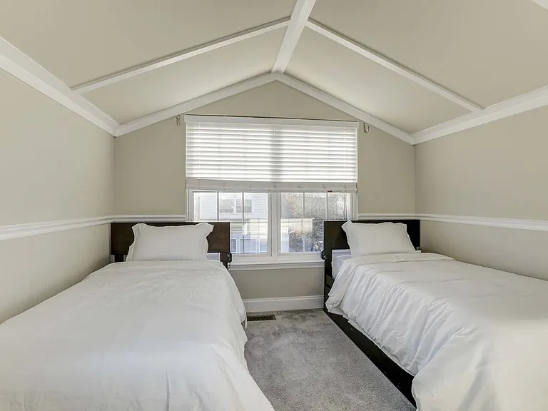20345 Notting Hill Way — Photo 16