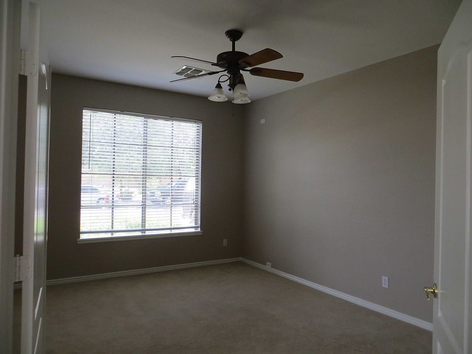 1st image of 1341 S Canyon Oaks Way