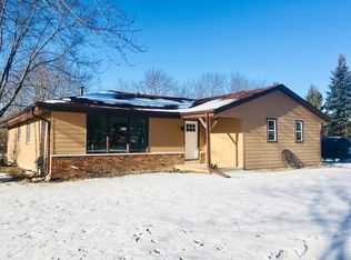 219 Corby Dr, North Prairie, WI 53153