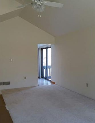 3rd image of 2808 Leona Ln