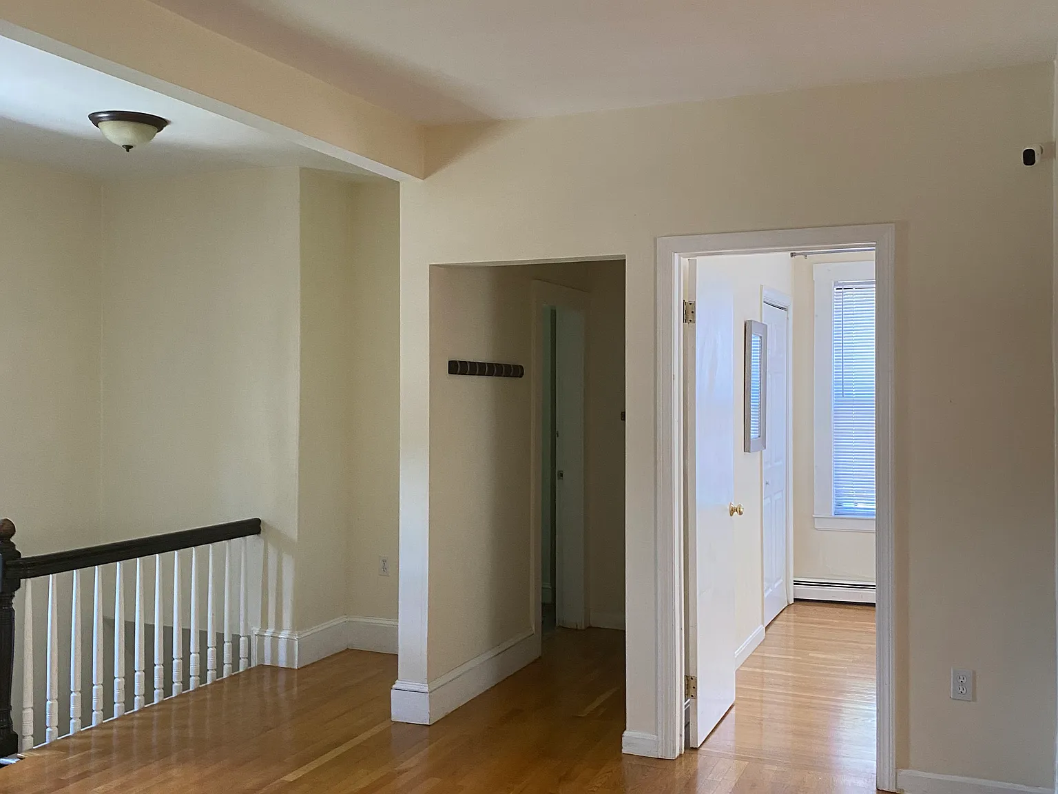 3 bed, 1050 sqft, $3,475 — Photo 2