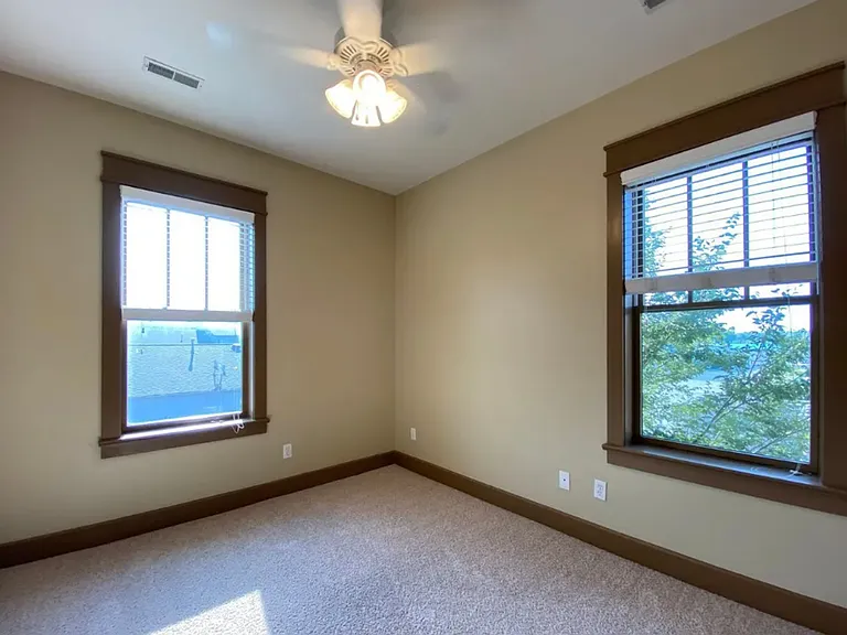 231 W Dodds St — Photo 21