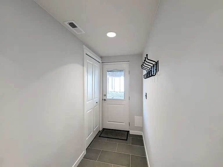 4030 38th Ave SW — Photo 37