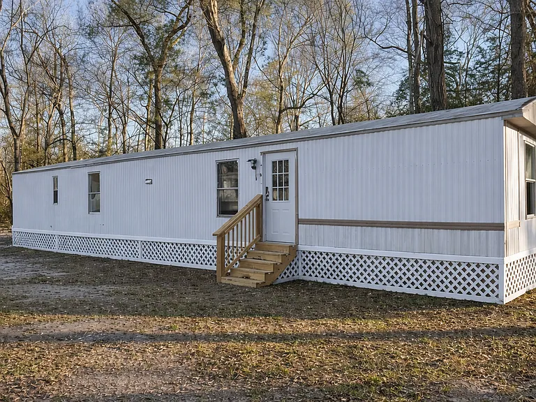 173 Robbins Ave — Photo 1